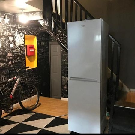 Single Room With Underbed 8 London Exteriör bild