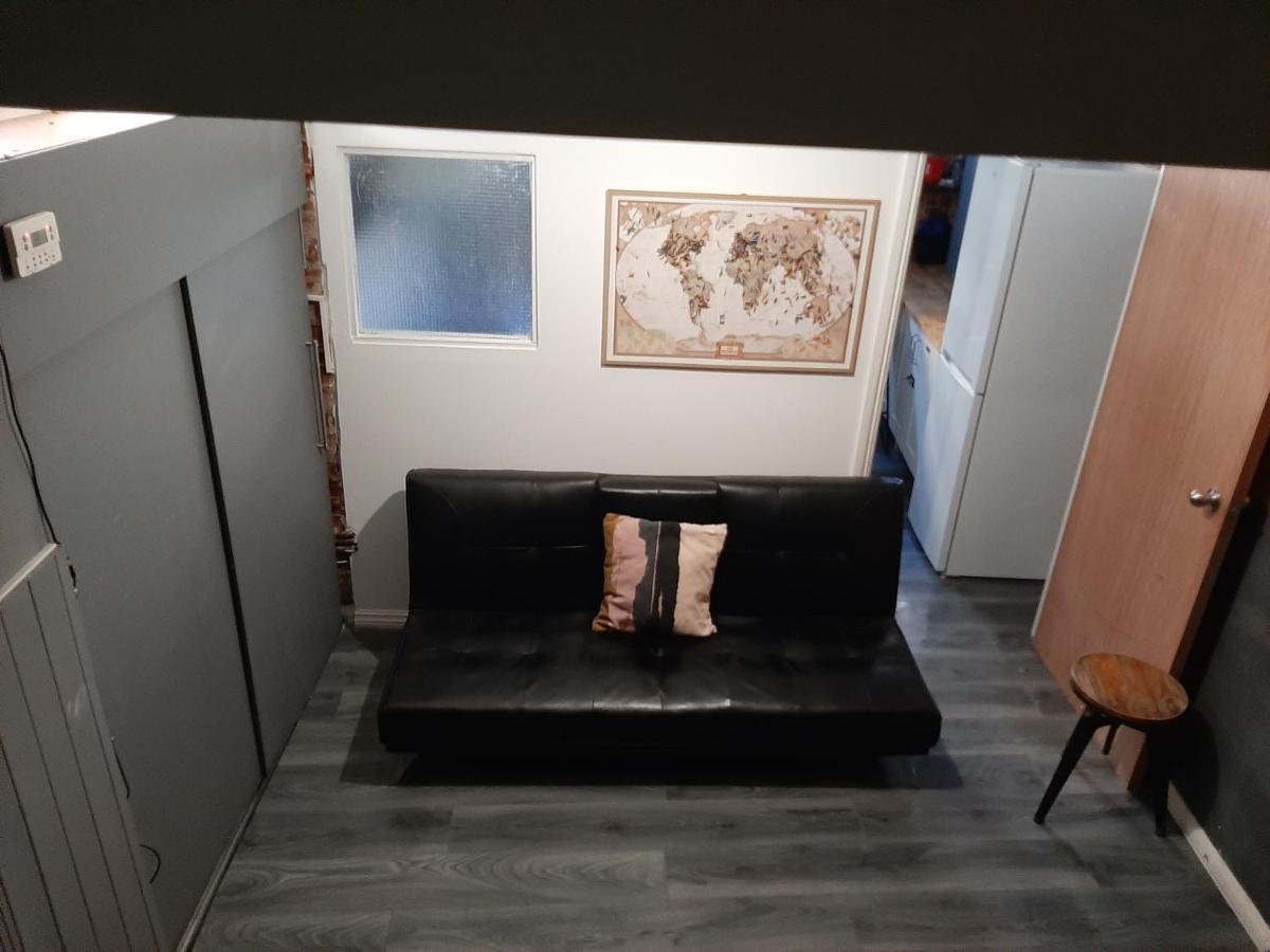 Single Room With Underbed 8 London Exteriör bild